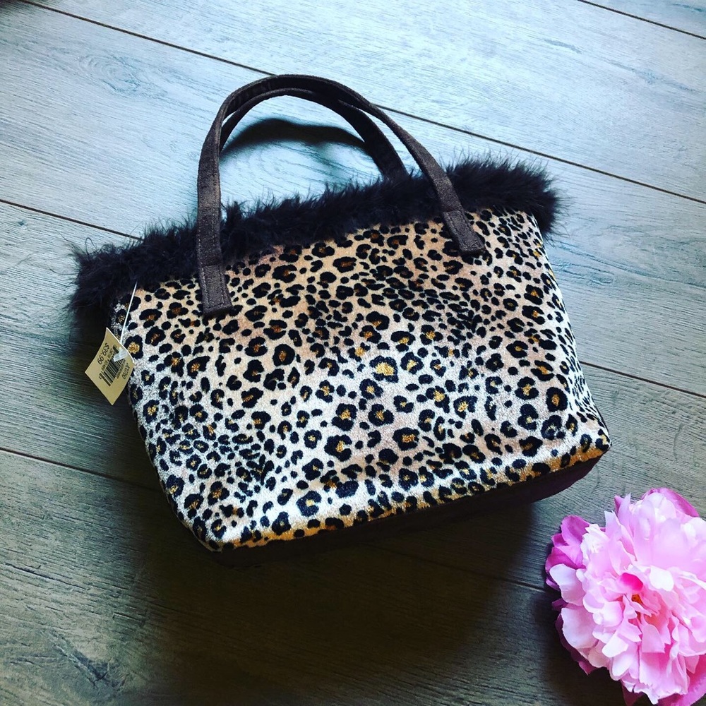 Handbag🌹{Secrets Bundle} :Cheetah print suede bag